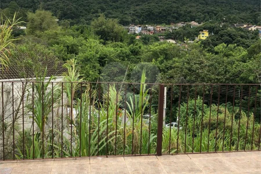 Sobrado à venda com 3 quartos, sendo 1 suíte, no Centro, Mairiporã, SP