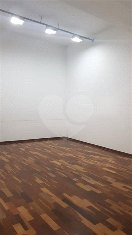 Sobrado à venda com 4 suítes em Horto, São Paulo, SP