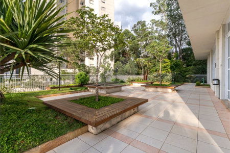 Apartamento à venda com 3 quartos, sendo 1 suíte,  em Vila Andrade, São Paulo, SP