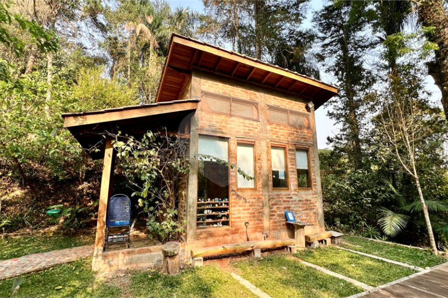 Casa à venda com 4 quartos, sendo 1 suíte, em Serra da Cantareira, Mairiporã, SP