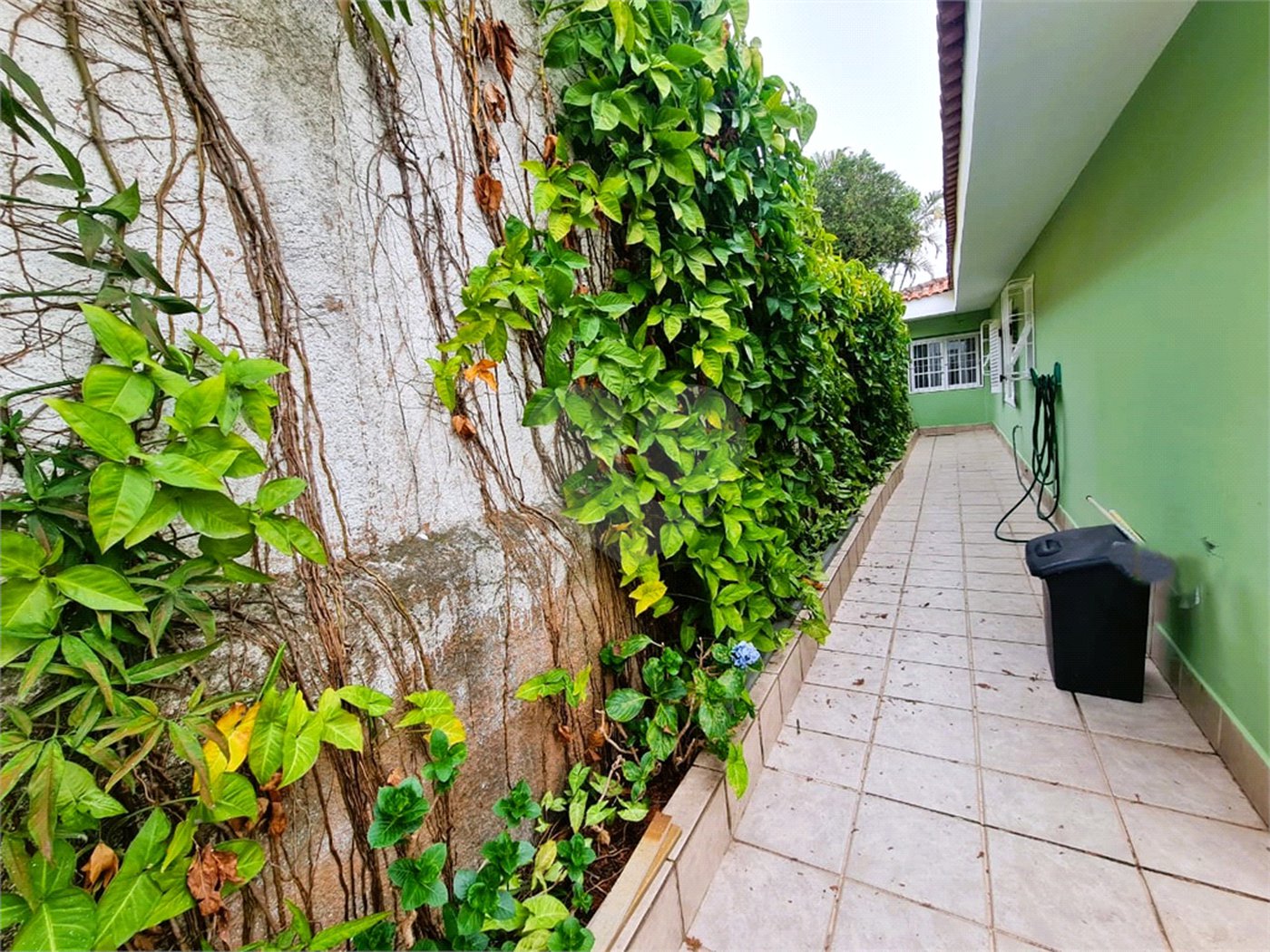Casa Térrea à venda com 4 quartos, sendo 1 suíte, em Interlagos, São Paulo, SP