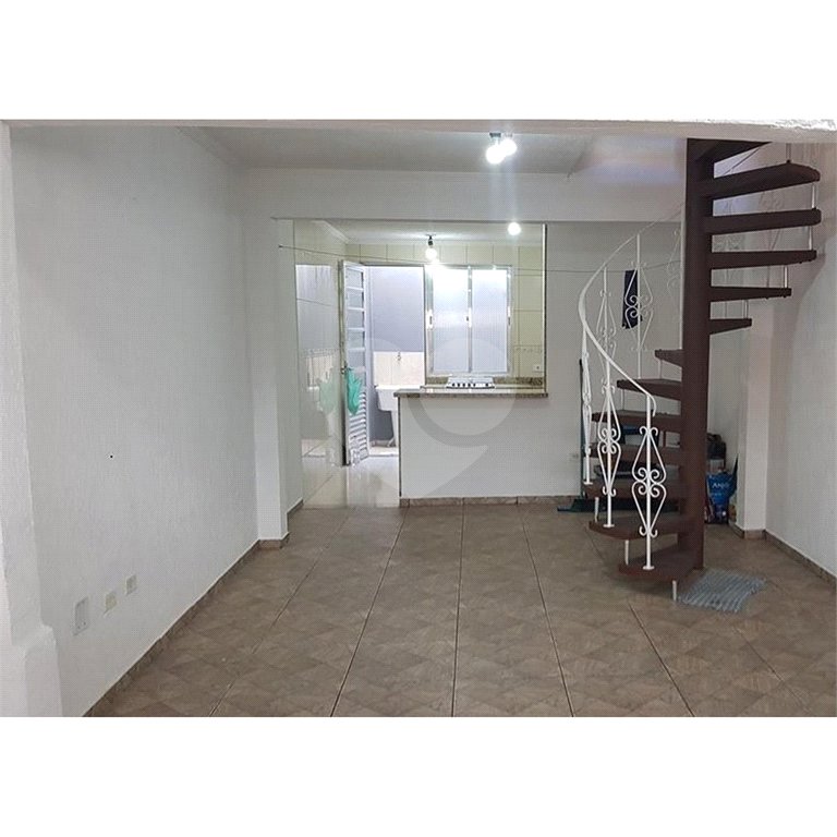 Sobrado à venda com 2 quartos, sendo 1 suíte, em Tremembé, São Paulo, SP