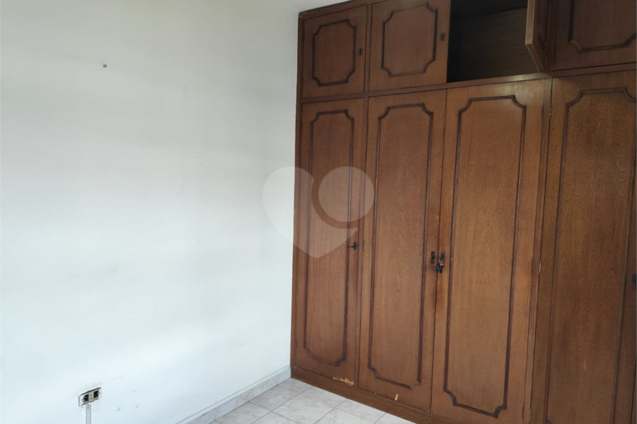 Sobrado à venda com 2 quartos em Vila Nivi, São Paulo, SP