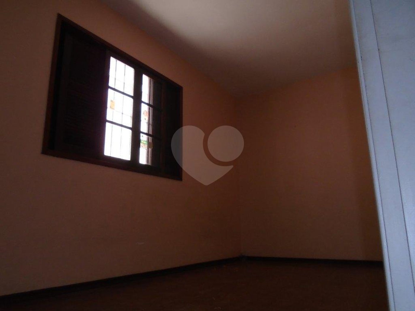 Sobrado à venda com 4 quartos, sendo 1 suíte, em Parque Edu Chaves, São Paulo, SP