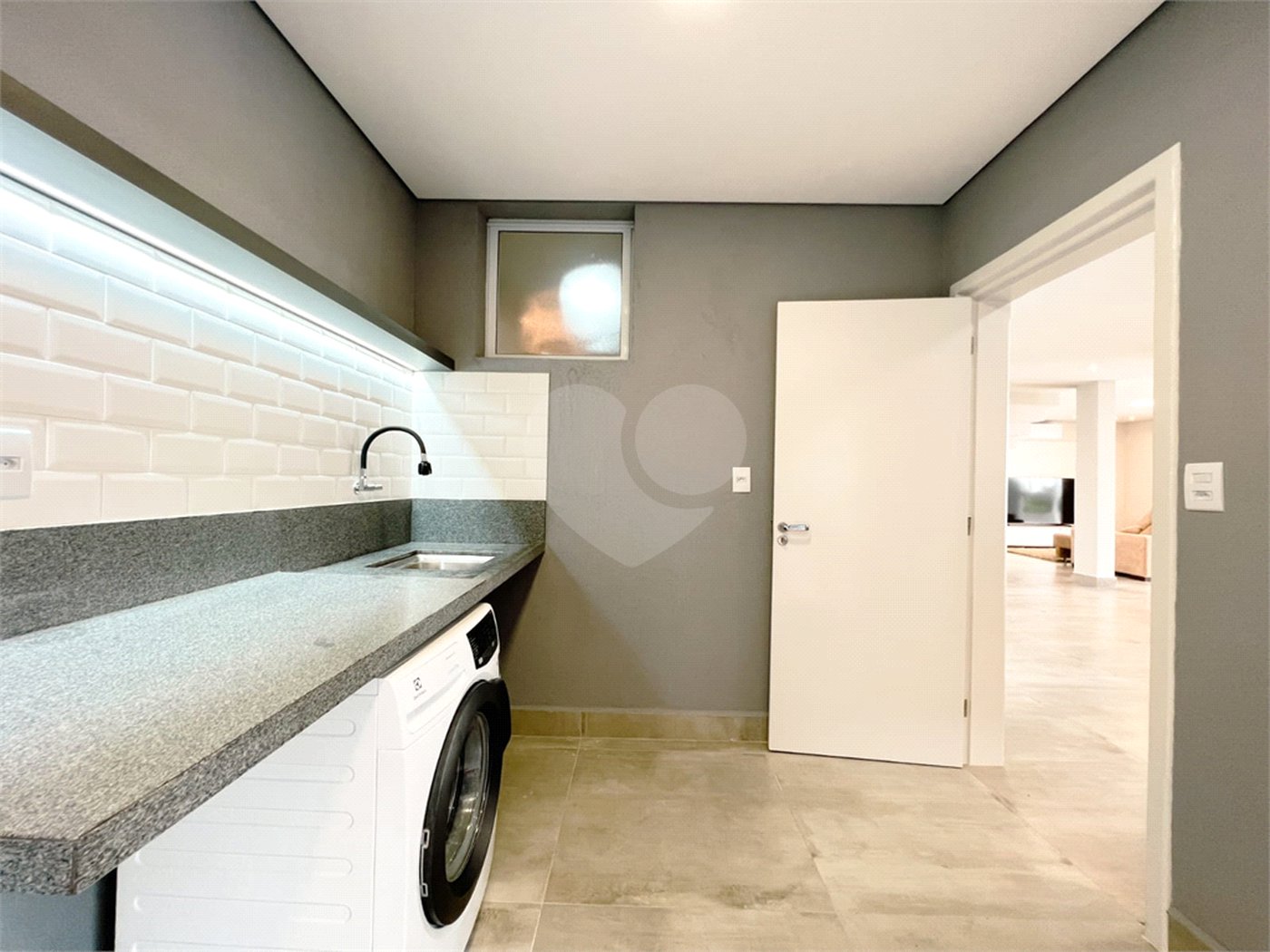 Casa à venda com 4 suítes no condomínio Alpes de Vinhedo, Vinhedo - SP