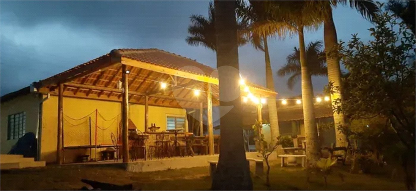 Chácara à venda com 3 suítes em Vila São Geraldo, São José dos Campos, SP