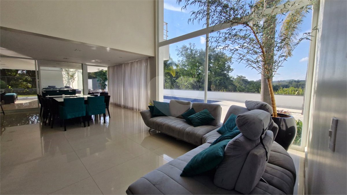 Casa à venda ou para alugar com 5 quartos, sendo 4 suítes, no condomínio Shamballa II, Atibaia - SP