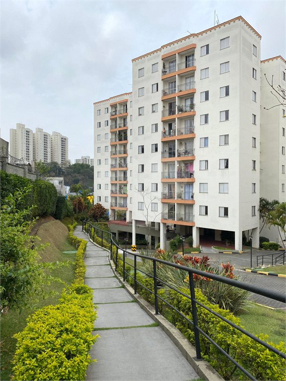 Apartamento à venda com 3 quartos em Vila dos Remédios, São Paulo, SP