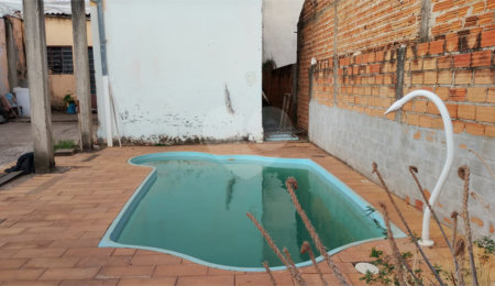 Casa à venda com 2 quartos, sendo 1 suíte,  em Jardim Adalberto Frederico de Oliveira Roxo I, Araraquara, SP