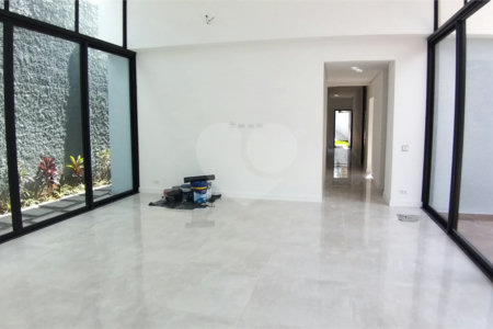Casa à venda com 3 suítes em Jardim Paulista, Atibaia, SP