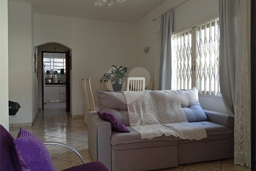 Casa Térrea à venda com 4 quartos, sendo 1 suíte, em Jardim Regina, São Paulo, SP