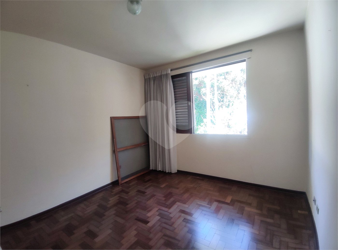Sobrado à venda com 4 quartos, sendo 2 suítes, em Chácara Monte Alegre, São Paulo, SP