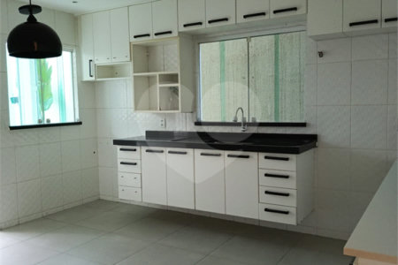 Casa à venda com 3 quartos, sendo 1 suíte, no condomínio Paraíso Classe A, Rio de Janeiro - RJ