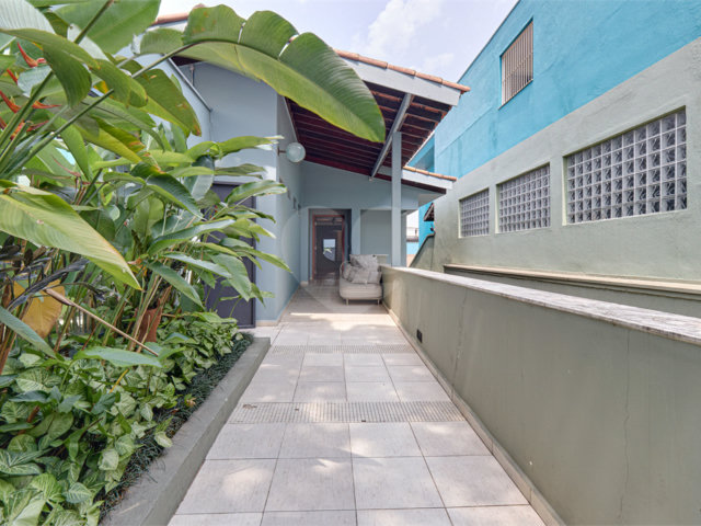 Sobrado à venda com 4 quartos, sendo 2 suítes,  em Brooklin Velho, São Paulo, SP
