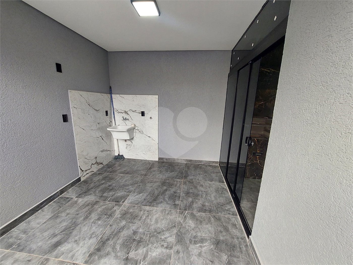 Casa à venda com 3 quartos, sendo 1 suíte, no condomínio Horto Florestal Villagio, Sorocaba - SP