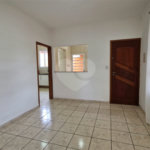 Casa para alugar com 3 quartos, sendo 1 suíte, no condomínio Santa Mônica, Atibaia - SP