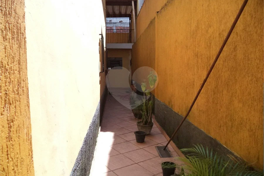 4 dormitórios, suíte no térreo e 2 vagas no Jardim Peri, próximo ao Horto Florestal!