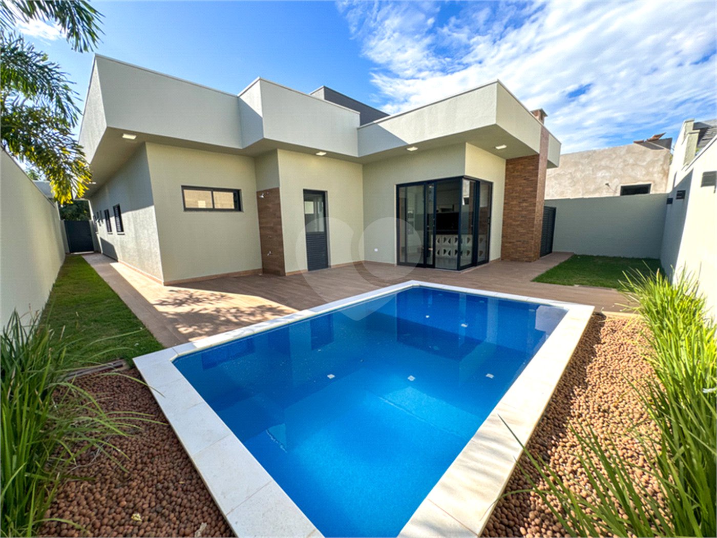 Casa à venda com 3 suítes em Parque Das Mangueiras, Três Lagoas, MS