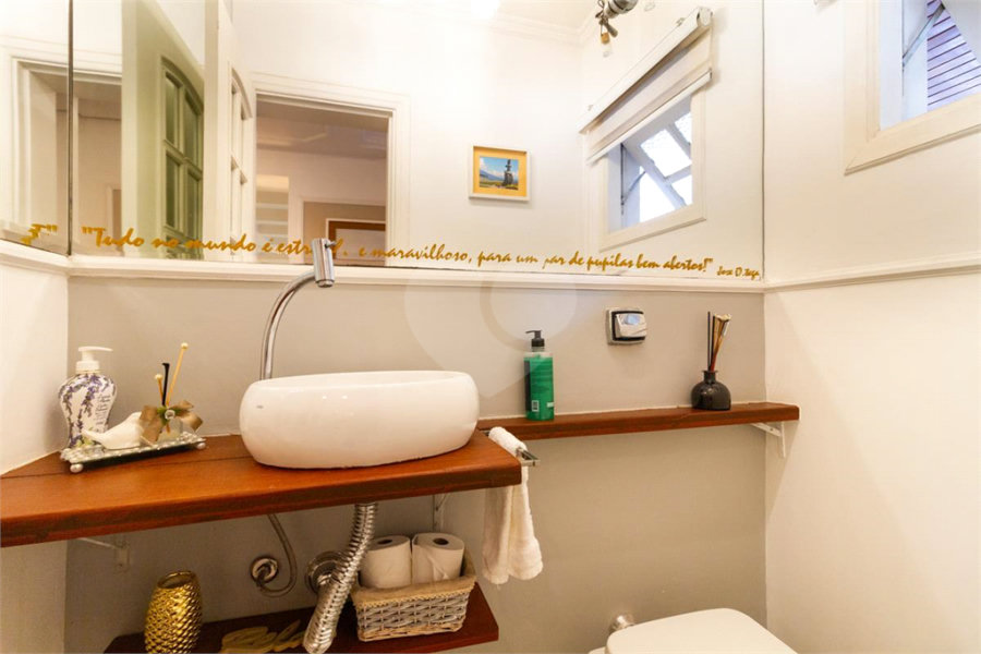 Casa à venda com 4 quartos, sendo 2 suítes, no condomínio Da Serra, São Paulo - SP