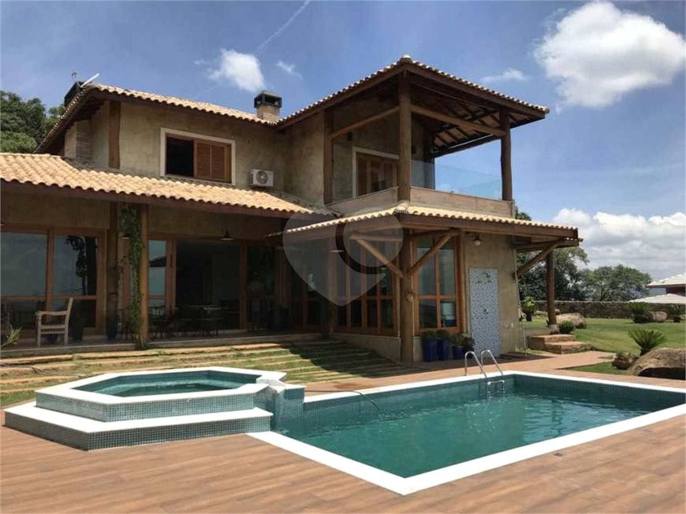 Casa à venda com 5 suítes no condomínio Porto Atibaia, Atibaia - SP