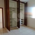Casa à venda com 4 quartos, sendo 1 suíte, no condomínio Villa Real Ribeirao Preto, Ribeirão Preto - SP