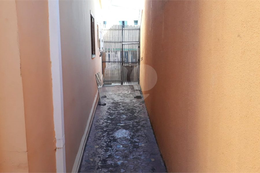 BELA CASA 274 M² C/ 3 QUARTOS 1 SALA 1 COZINHA 3 BANHEIROS 2 VAGAS Para Estacionamento coberta P/ VENDA NA V N Cachoeirinha