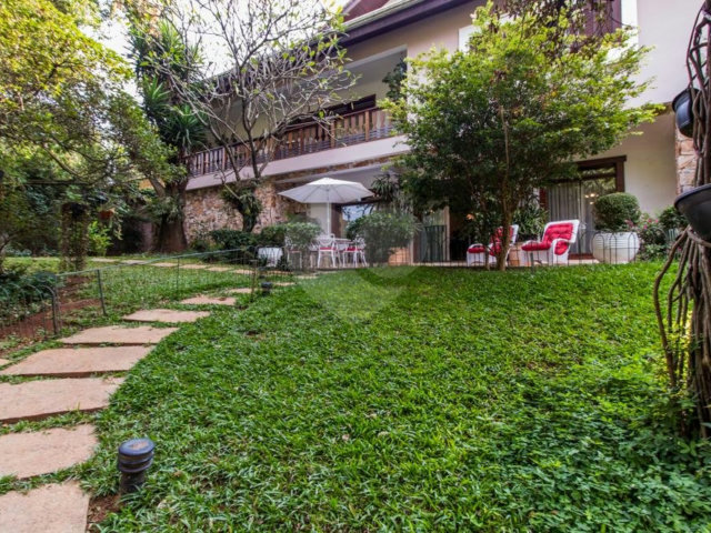 Casa à venda com 5 quartos, sendo 3 suítes,  em Alto da Boa Vista, São Paulo, SP