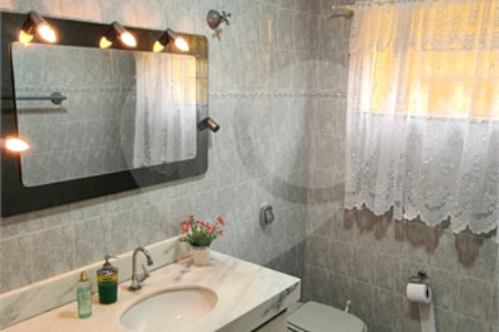 Casa à venda com 3 quartos, sendo 1 suíte,  em Vila Oliveira, Mogi das Cruzes, SP
