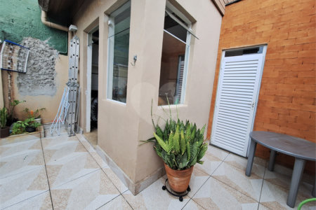 Casa à venda com 3 quartos, sendo 1 suíte, em Chora Menino, São Paulo, SP