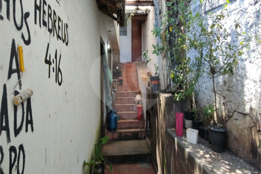 Casa à venda com 6 quartos, sendo 2 suítes,  no condomínio Doutor Francisco Ranieri, São Paulo - SP