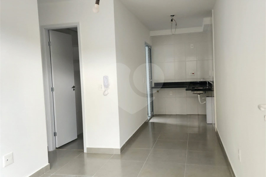 Casa à venda com 2 quartos, sendo 1 suíte, no condomínio Residencial Sanches, São Paulo - SP