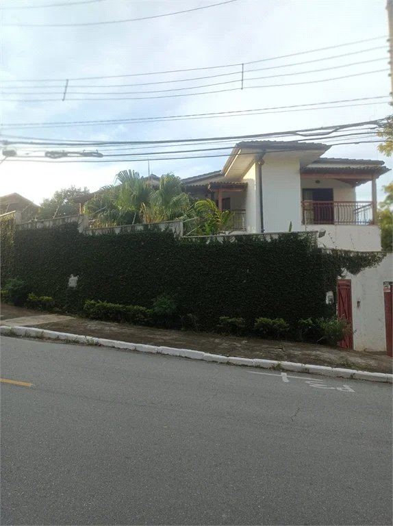 Sobrado à venda com 5 quartos, sendo 4 suítes,  em Rolinópolis, São Paulo, SP