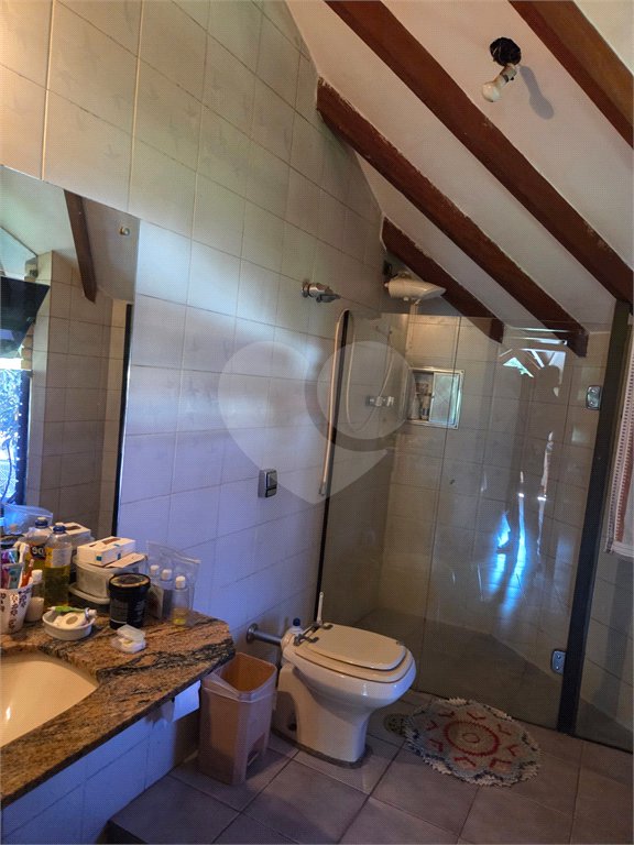 Casa à venda com 4 quartos, sendo 2 suítes, em Cidade São Francisco, São Paulo, SP