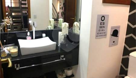 Sobrado à venda com 4 quartos, sendo 3 suítes,  em Horto Florestal, São Paulo, SP