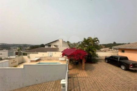 Casa à venda com 3 quartos, sendo 1 suíte, no condomínio Residencial Delle Stelle, Louveira - SP