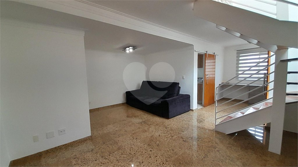 Casa à venda com 3 quartos, sendo 1 suíte, no condomínio Residencial Jardins, São Bernardo do Campo - SP