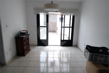 Casa à venda com 4 quartos, sendo 1 suíte, em Vila Mariana, São Paulo, SP