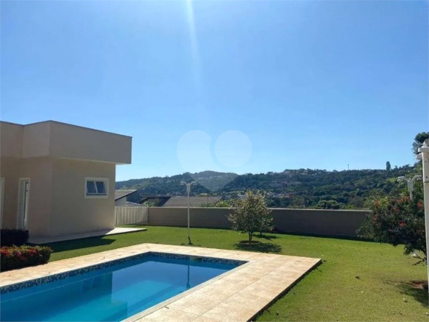 Casa à venda com 4 suítes no condomínio Ipê Velho, Vinhedo - SP