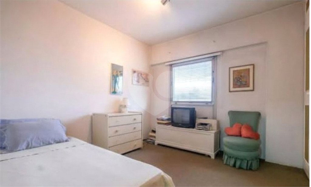 Apartamentro 3 dormitorios localizado no coração do Ibirapuera, ao lado do Ginásio do Ibirapuera,