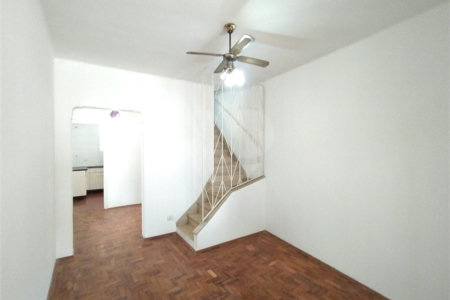 Casa de Vila à venda ou para alugar com 3 quartos em Jardim do Colégio (zona Norte), São Paulo, SP