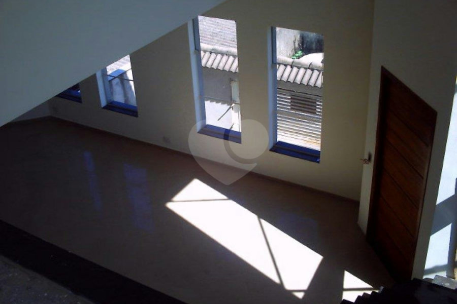 Sobrado à venda com 3 quartos, sendo 1 suíte, em Vila Irmãos Arnoni, São Paulo, SP
