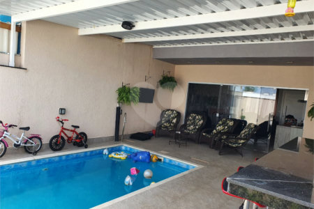 Casa à venda com 3 quartos, sendo 1 suíte, no condomínio Horto Florestal Iii, Sorocaba - SP