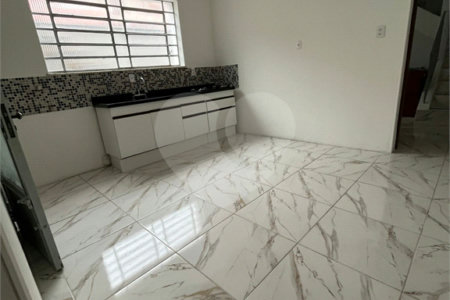 Sobrado à venda com 3 quartos em Vila Laís, São Paulo, SP