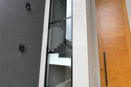 Casa à venda com 5 quartos, sendo 4 suítes, no condomínio Grand Park, Rio de Janeiro - RJ
