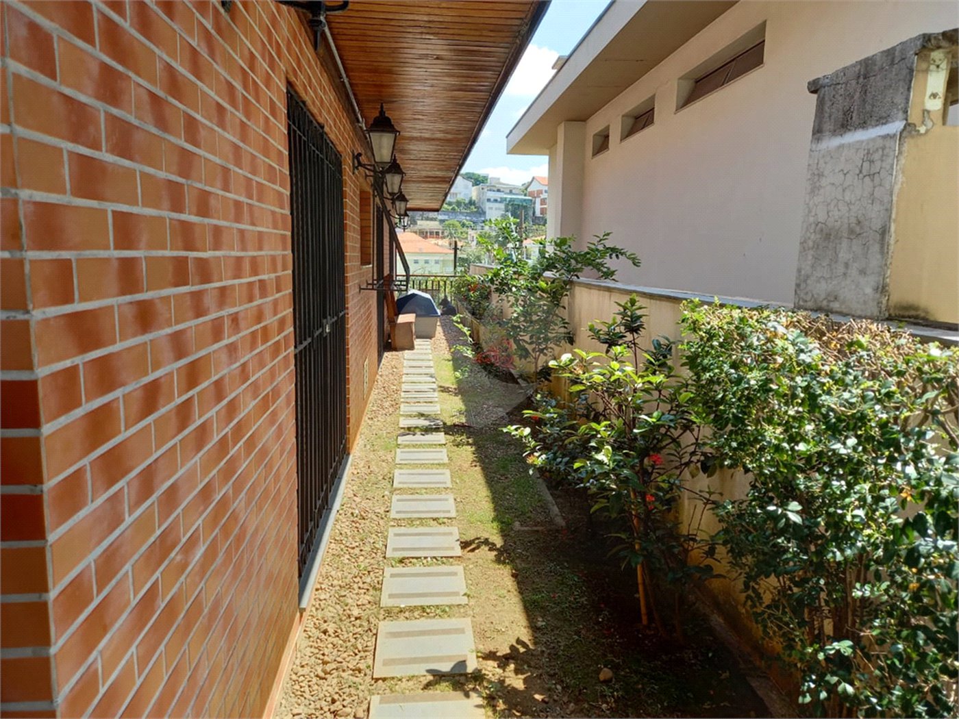 Casa à venda com 5 quartos, sendo 4 suítes, em Jardim São Bento, São Paulo, SP