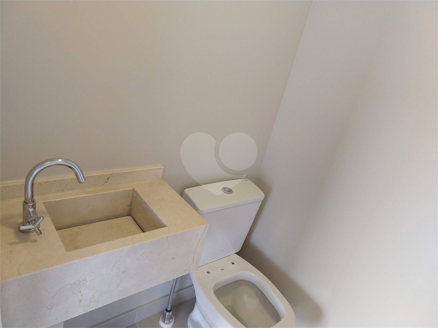 Apartamento à venda com 3 suítes em Vila Anastácio, São Paulo, SP