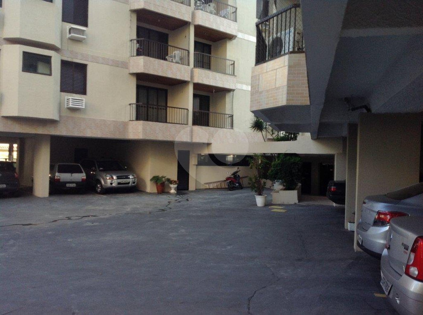 Apartamento à venda com 2 quartos, sendo 1 suíte, em Vila Luis Antônio, Guarujá, SP