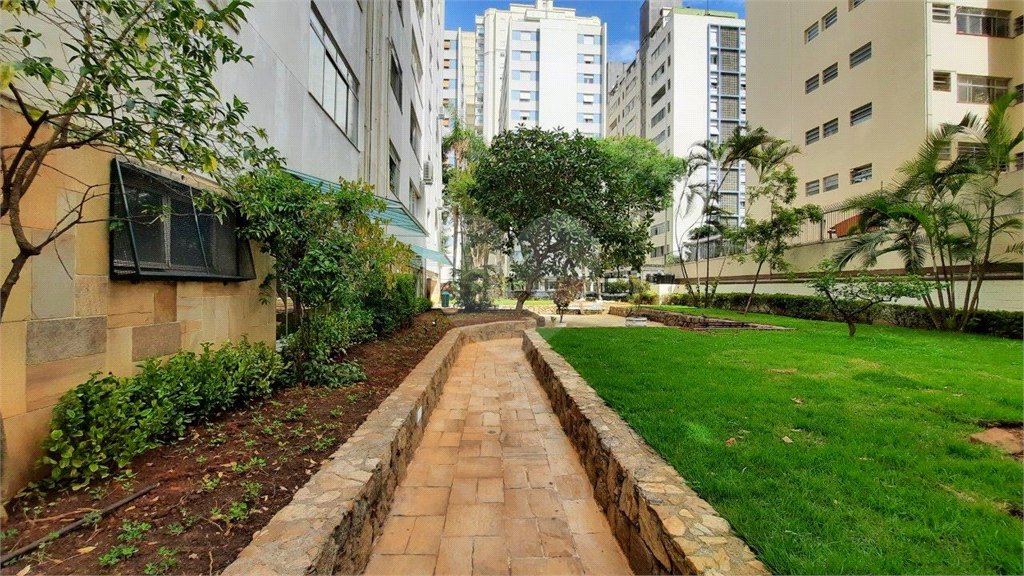 Apartamento à venda com 3 quartos, sendo 1 suíte, em Santa Cecília, São Paulo, SP