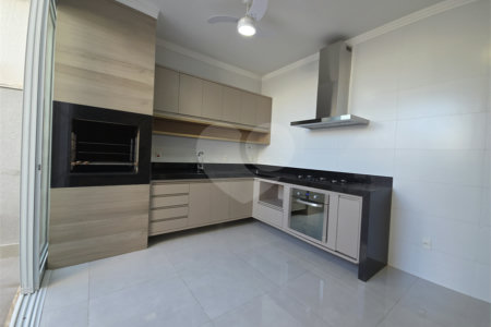 Casa à venda com 2 quartos, sendo 1 suíte, no condomínio Horto Florestal II, Sorocaba - SP