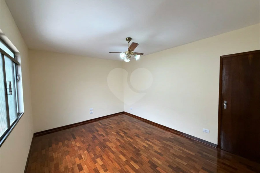 Excelente Casa de Esquina na Vila Monteiro – Oportunidade para Moradia ou Comércio